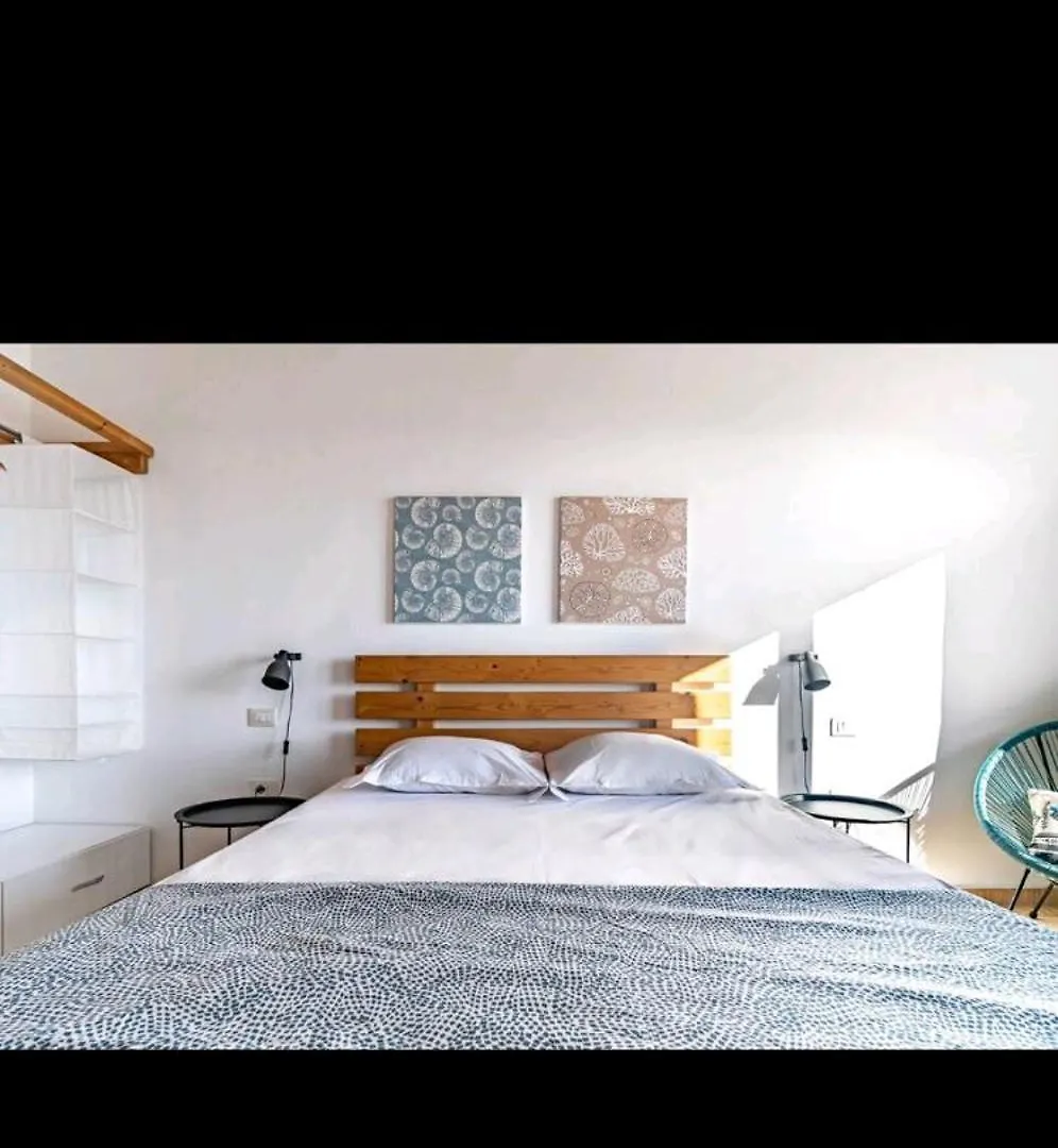Casablanca Rooms Himare 0*,